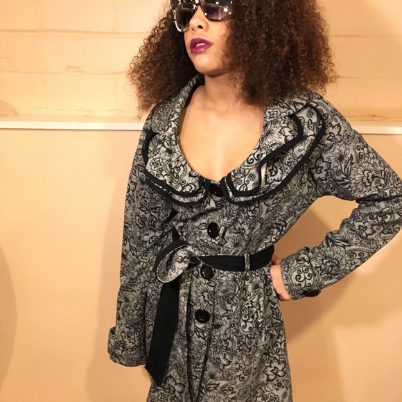 Lightweight jacket. - Picture 2 of 8